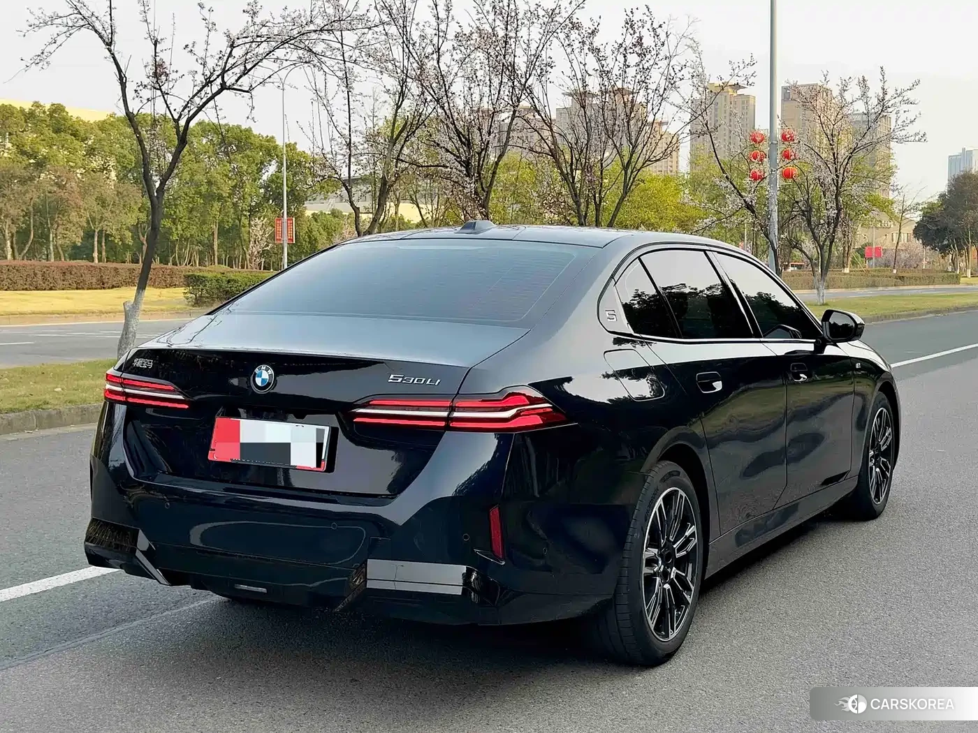 BMW 5 series 2025 Черный из Китая, фото 2
