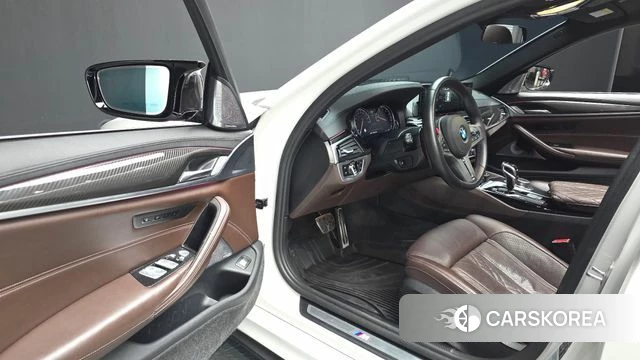 BMW 5 Series (G30) 2018 Белый из Кореи, фото 2