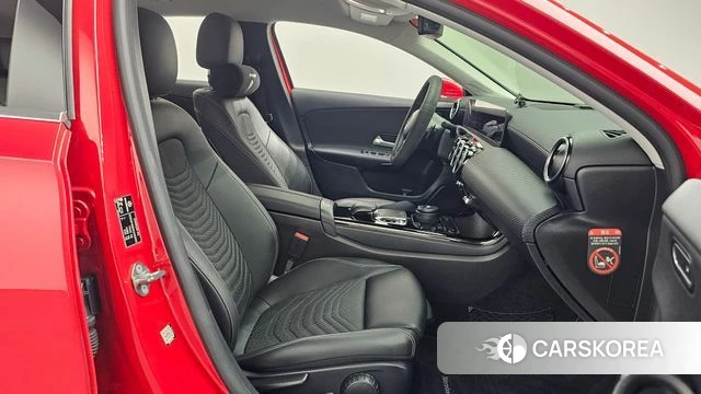 Mercedes-Benz A-Class W177 2019 Красный из Кореи, фото 2