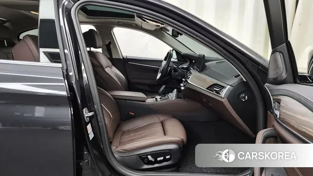 BMW 5 Series (G30) 2022 Серый из Кореи, фото 2