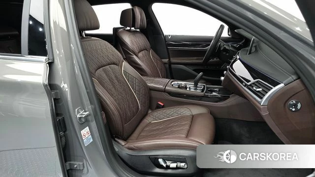 BMW 7 Series (G11) 2020 Цвет тростника из Кореи, фото 2