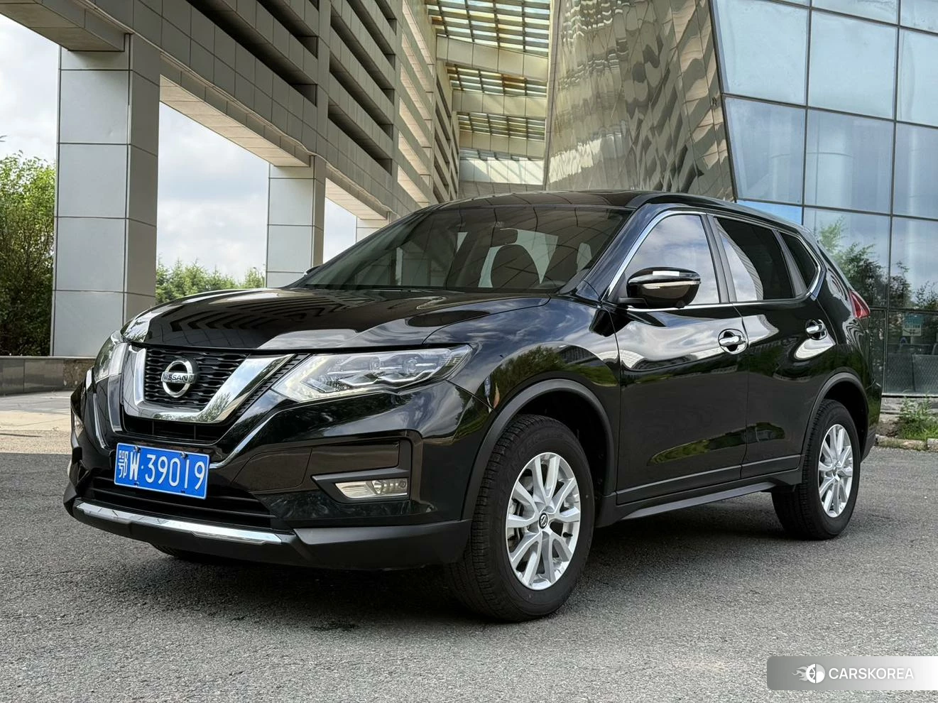 Nissan Qijun 2023 Черный из Китая, фото 2