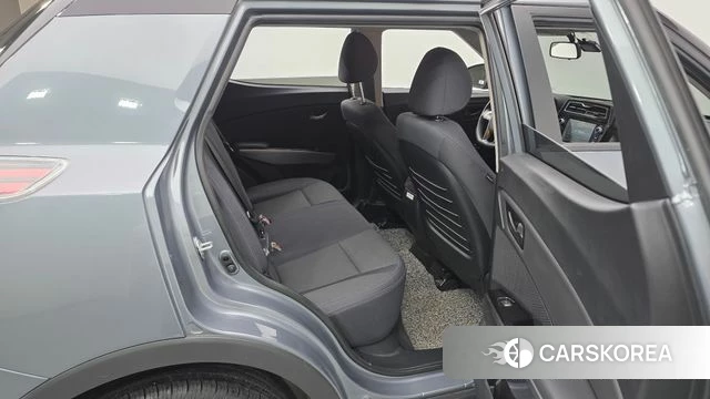 Ssangyong Berry New Tivoli 2022 Светло-серебряный цвет из Кореи, фото 2