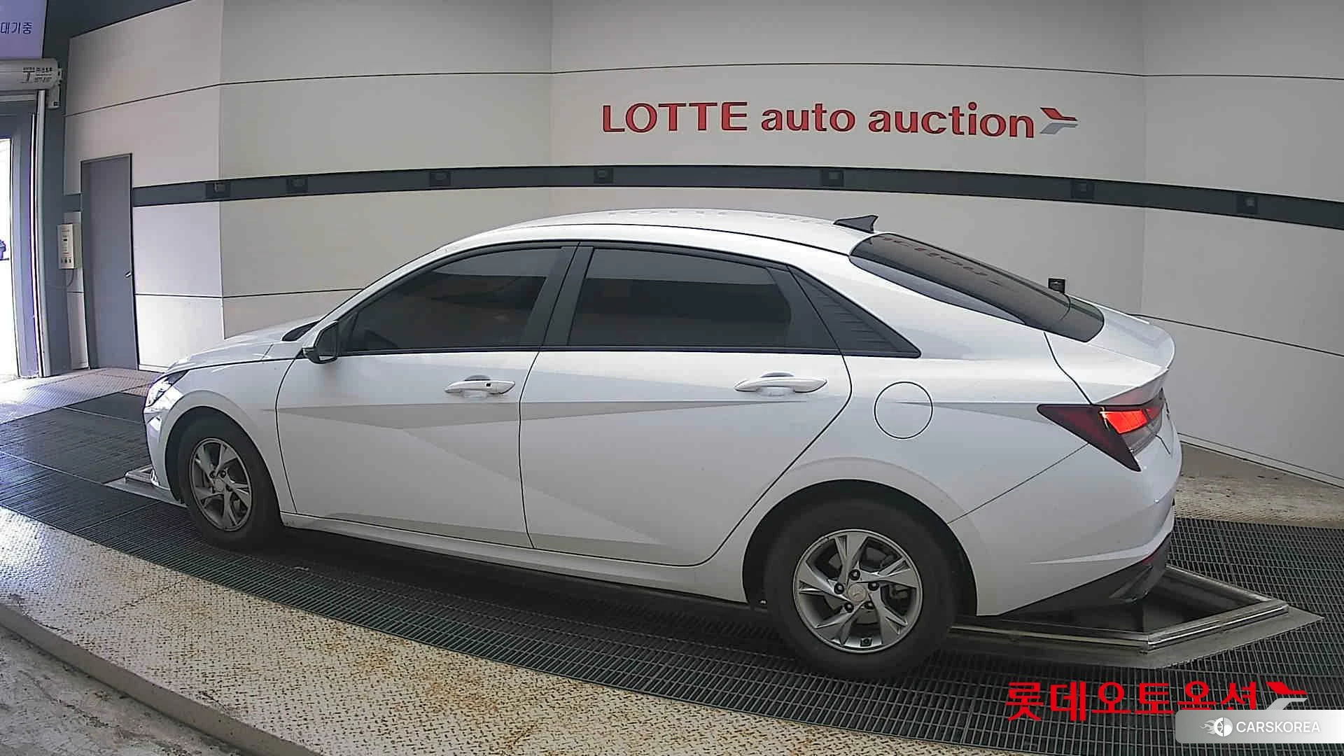 Hyundai Avante 2021 Polar White из Кореи, фото 2