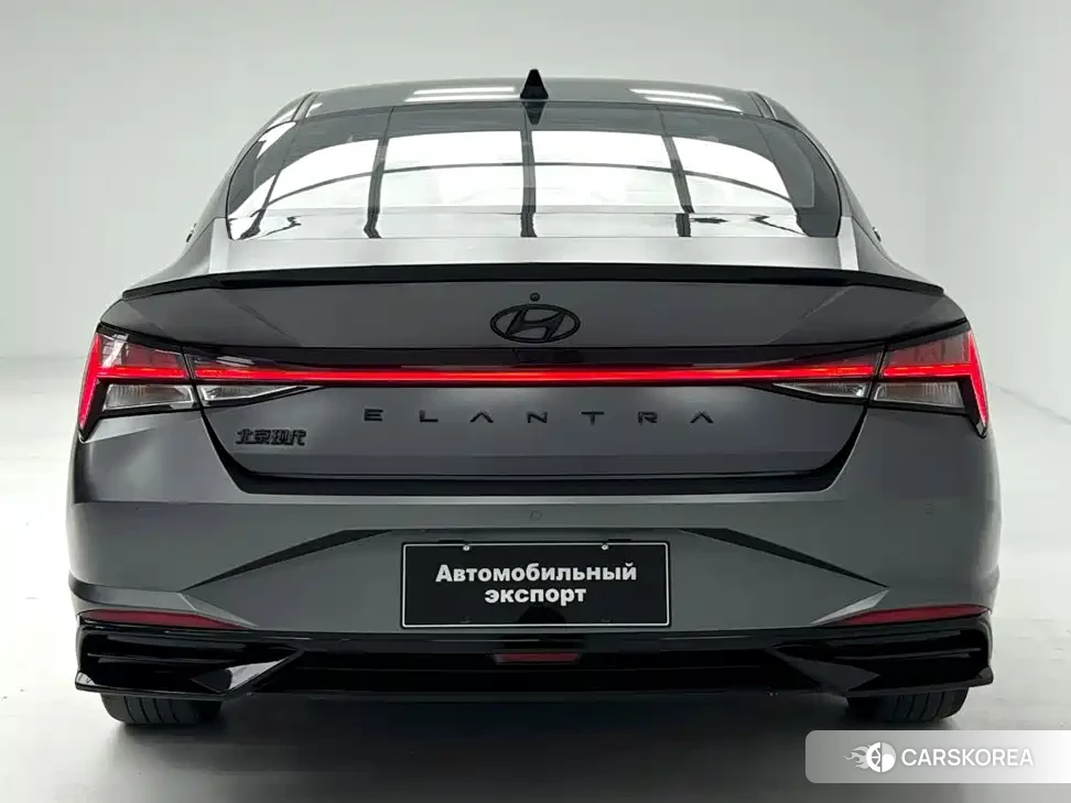 Hyundai Elantra 2022 Silver/gray из Китая, фото 3