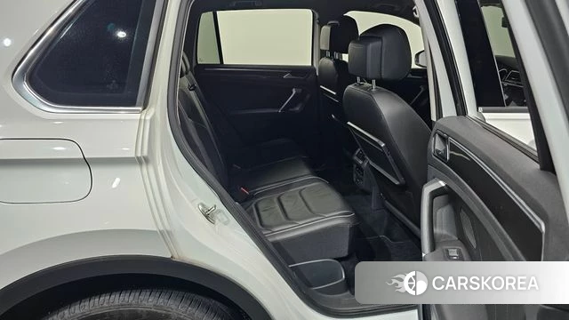 Volkswagen Tiguan second Generation 2018 Белый из Кореи, фото 2