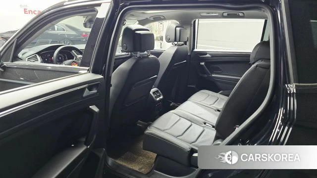 Volkswagen Tiguan Allspace 2020 Черный из Кореи, фото 2