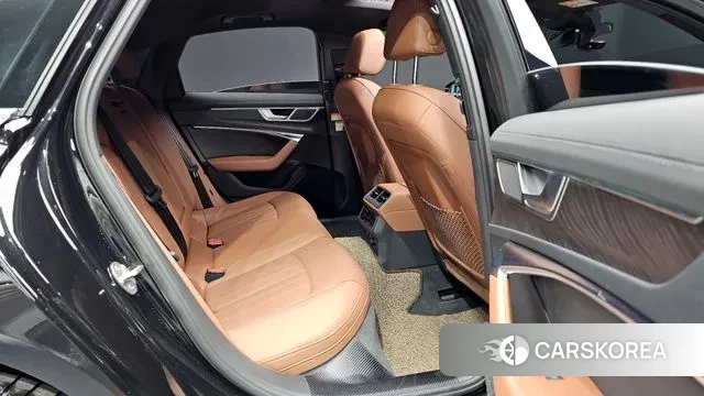 Audi A6 (C8) 2023 Черный из Кореи, фото 2