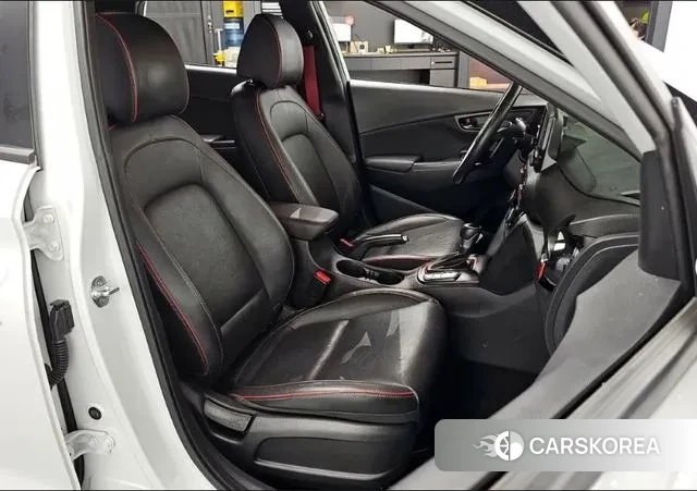 Hyundai Kona 2018 Белый двухцветный из Кореи, фото 2