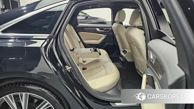 Audi A6 (C8) 2022 Черный из Кореи, фото 2