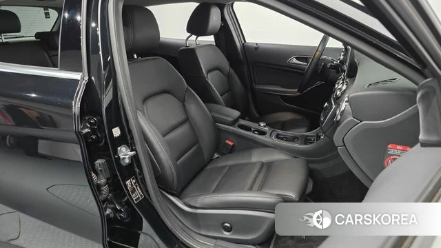 Mercedes-Benz GLA-Class X156 2018 Черный из Кореи, фото 2
