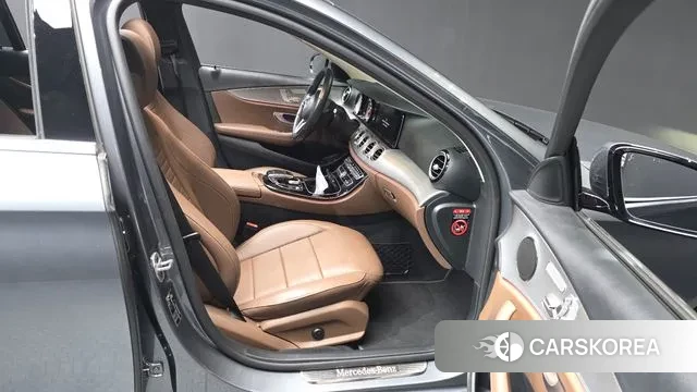 Mercedes-Benz E-Class W213 2019 Серый из Кореи, фото 2