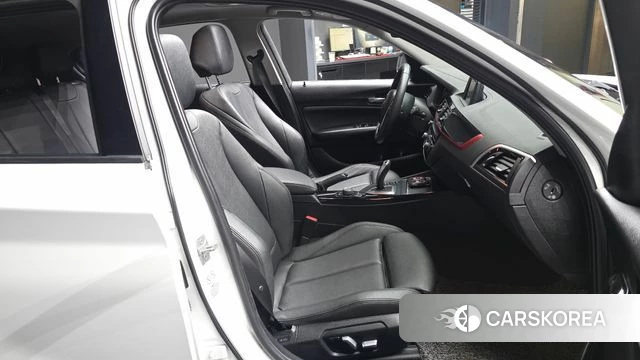 BMW 1 Series (F20) 2018 Белый из Кореи, фото 2