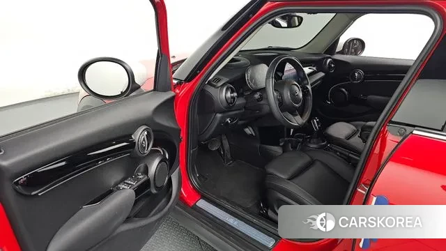 Mini Cooper 2022 Красный из Кореи, фото 2