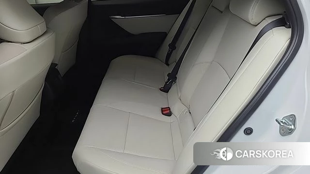 Toyota Camry (XV80) 2025 Белый из Кореи, фото 2