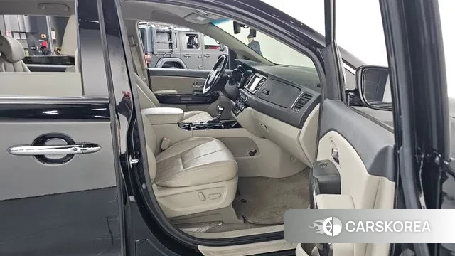 Kia The New Carnival 2019 Черный из Кореи, фото 2