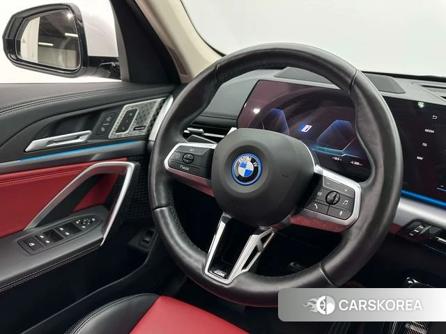 BMW iX1 2023 Белый из Китая, фото 2