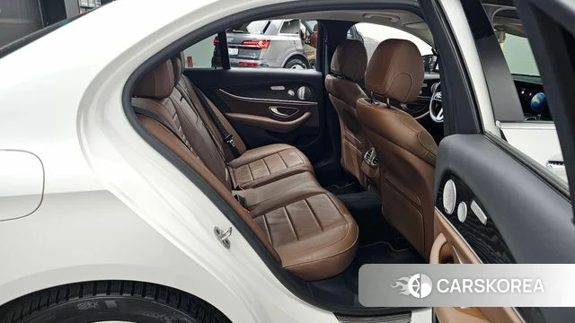 Mercedes-Benz E-Class W213 2020 Белый из Кореи, фото 2