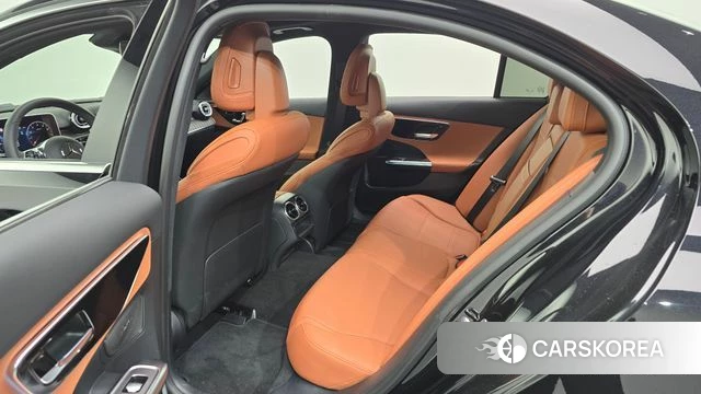 Mercedes-Benz C-Class W206 2025 Черный из Кореи, фото 2