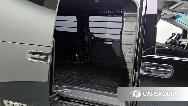 Hyundai Staria 2025 Черный из Кореи, фото 2