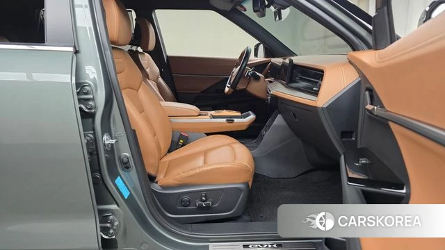 Ssangyong Torres EVX 2024 Зеленый из Кореи, фото 2