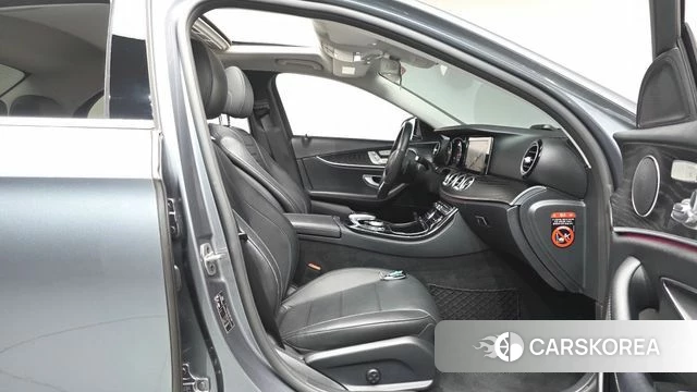 Mercedes-Benz E-Class W213 2019 Серый из Кореи, фото 2