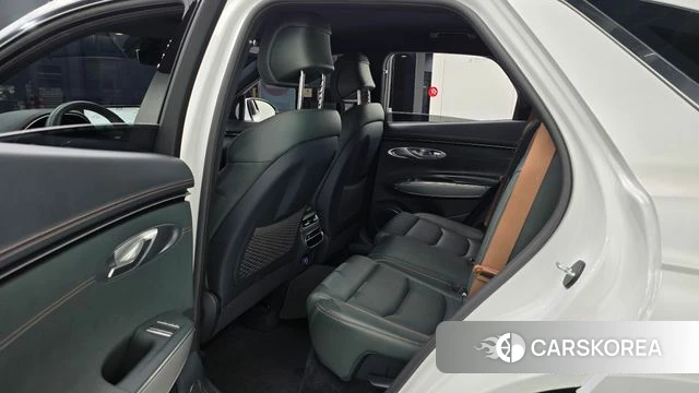 Genesis GV70 2023 Белый из Кореи, фото 2