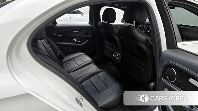 Mercedes-Benz E-Class W213 2022 Белый из Кореи, фото 2