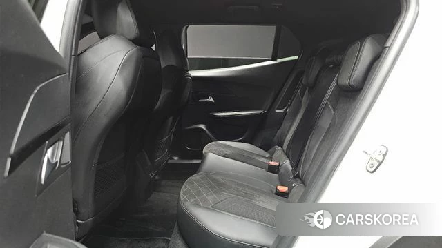 Peugeot e-2008 second generation 2023 Белый из Кореи, фото 2