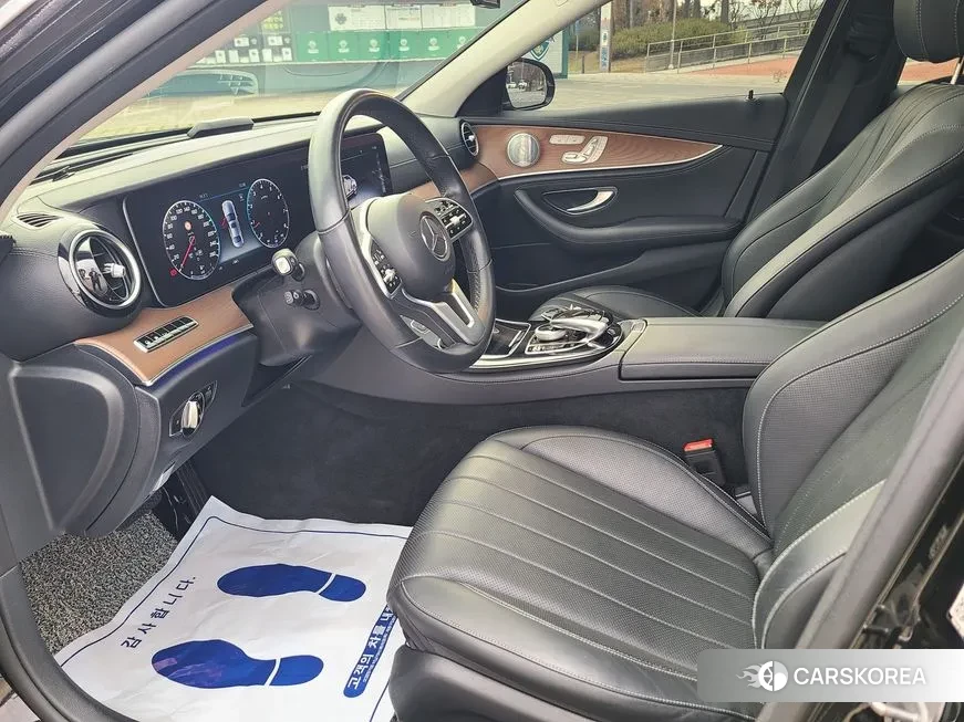 Mercedes-Benz E-Class W213 2020 Черный из Кореи, фото 2