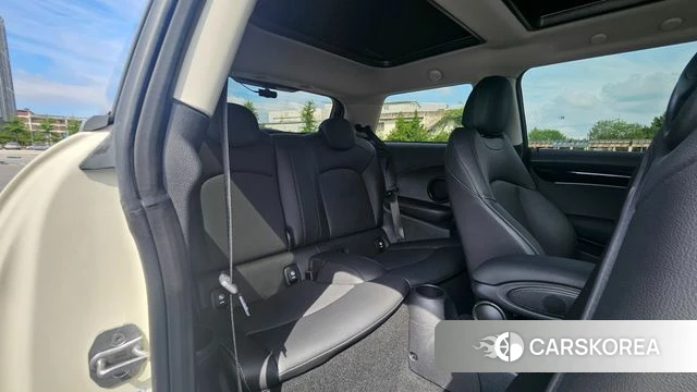 Mini Cooper S 2022 Жемчужный цвет из Кореи, фото 2