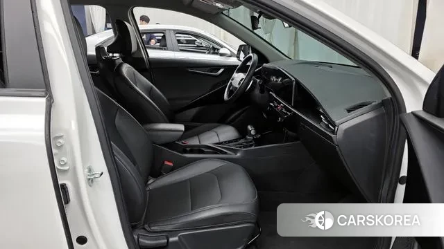 Kia Di Ol Nu Niro 2022 Белый из Кореи, фото 2