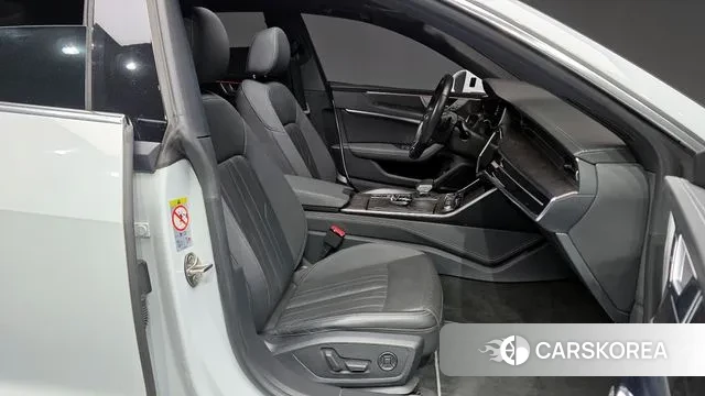 Audi A7 (4K) 2021 Белый из Кореи, фото 2