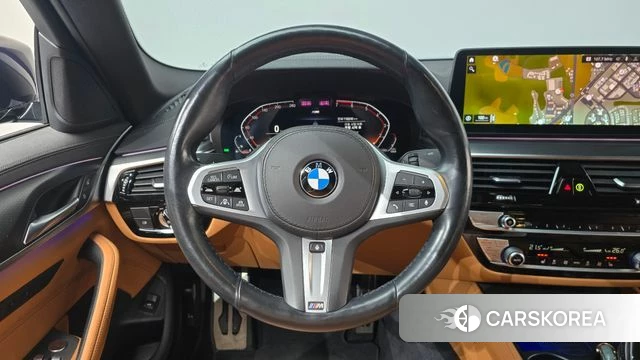 BMW 5 Series (G30) 2021 Черный из Кореи, фото 2