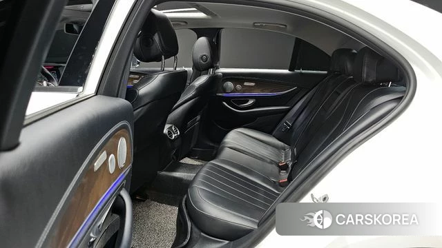Mercedes-Benz E-Class W213 2018 Белый из Кореи, фото 2