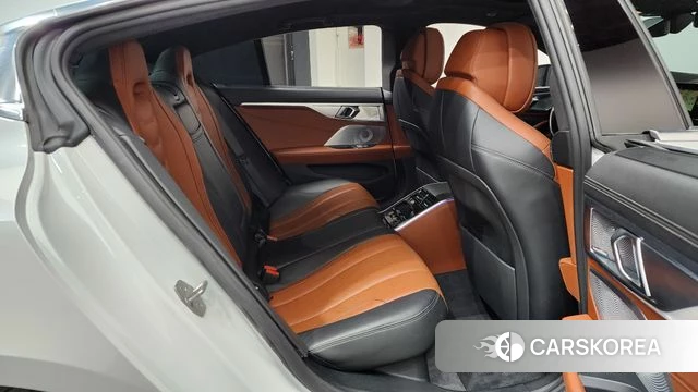 BMW 8 Series (G15) 2022 Белый из Кореи, фото 2