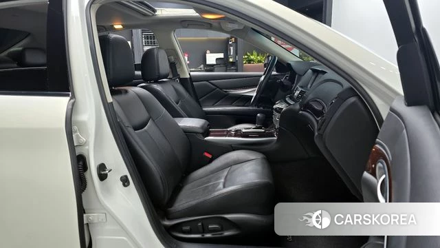 Infiniti Q70 2019 Белый из Кореи, фото 2