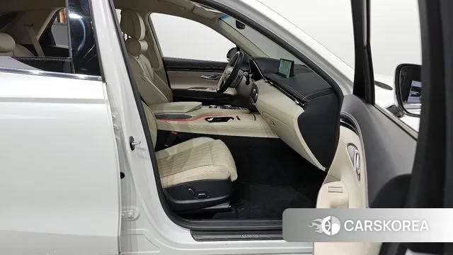 Genesis GV70 2022 Белый из Кореи, фото 2