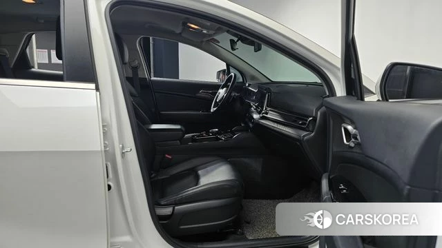 Kia Sportage 5th Generation 2022 Белый из Кореи, фото 2