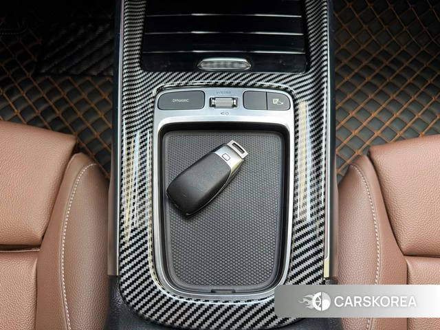 Mercedes-Benz GLB 2024 Черный из Китая, фото 2