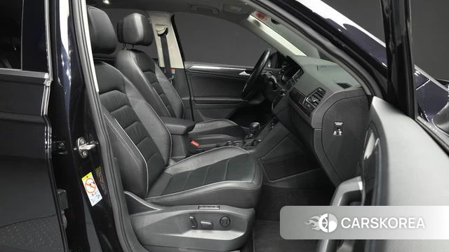 Volkswagen Tiguan second Generation 2018 Черный из Кореи, фото 2