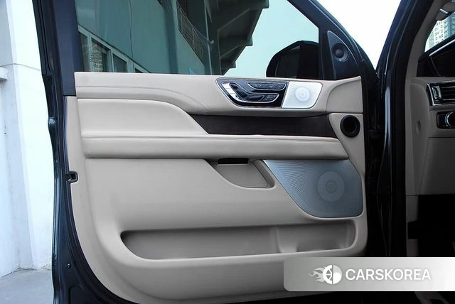 Lincoln Navigator 4th generation 2021 Серый из Кореи, фото 2