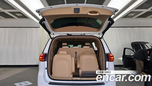 Kia The New Carnival 2018 Белый из Кореи, фото 2