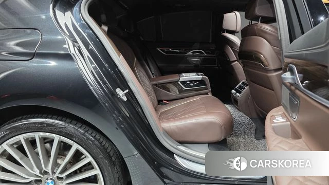 BMW 7 Series (G11) 2021 Черный из Кореи, фото 2