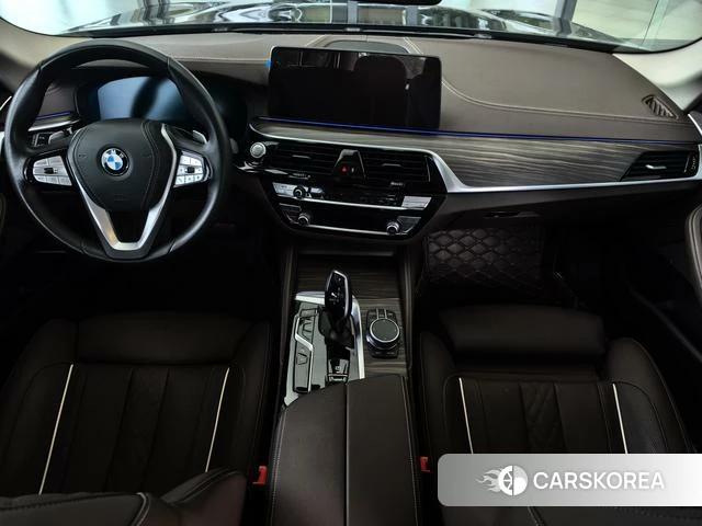 BMW 5 series 2022 Черный из Китая, фото 2