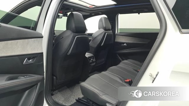 Peugeot 5008 second generation 2022 Белый из Кореи, фото 2