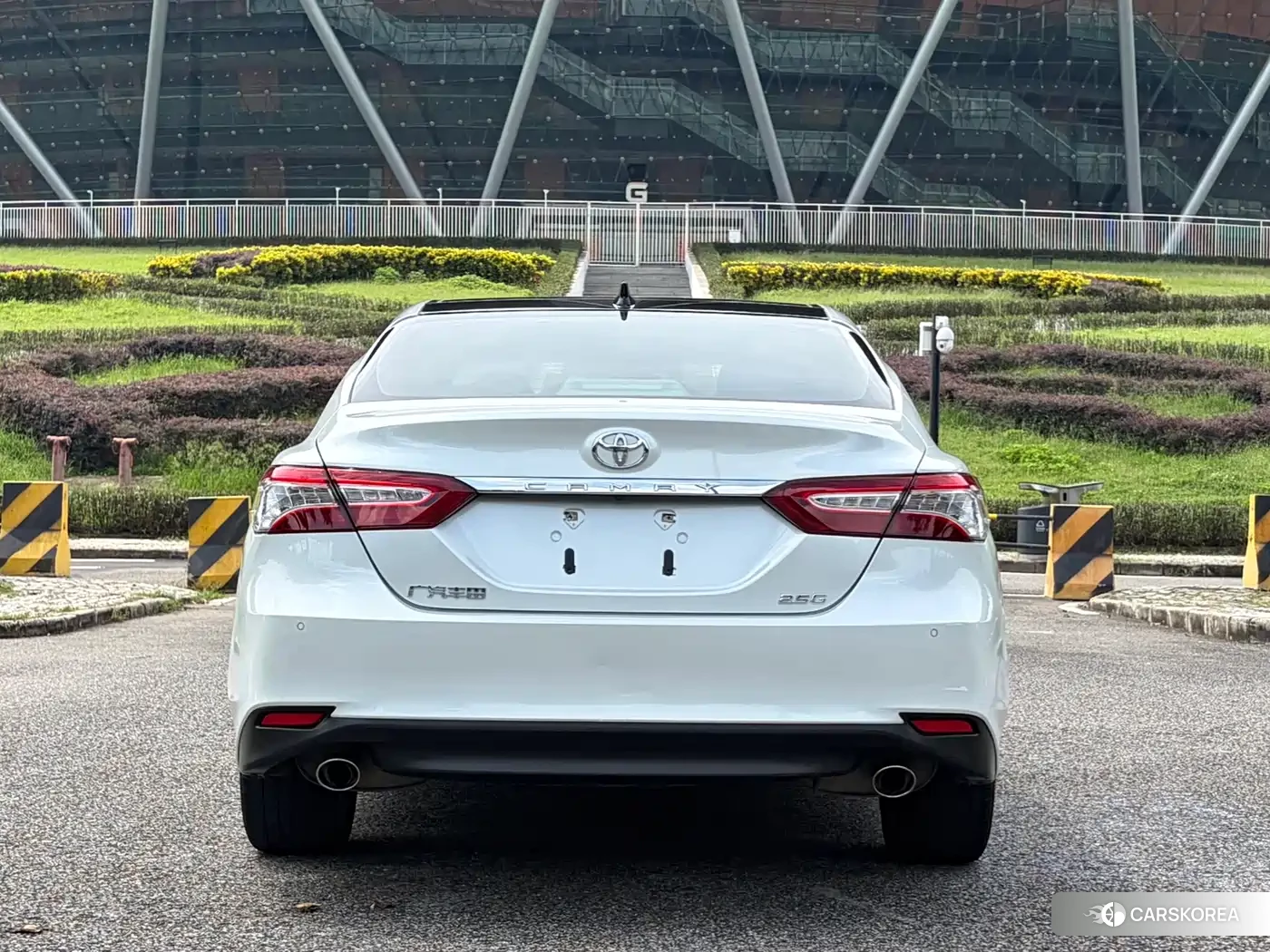 Toyota Camry 2022 Белый из Китая, фото 2