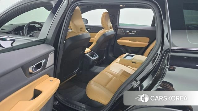 Volvo V60 Cross-Country 2nd Generation 2020 Черный из Кореи, фото 2