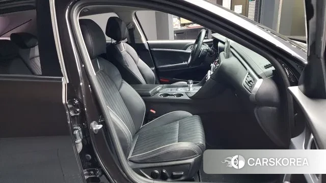 Genesis G70 2018 Черный из Кореи, фото 2