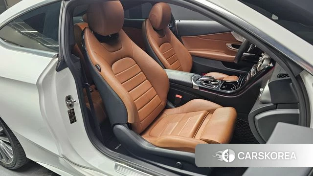 Mercedes-Benz C-Class W205 2019 Белый из Кореи, фото 2